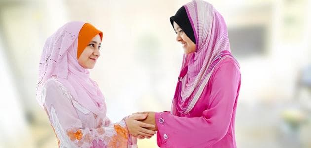 دور المرأة بين الأخت والزوجة: حماية و محبة